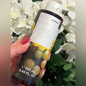 KORRES • RENEWING BODY CLEANSER